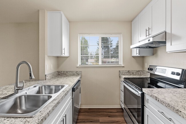 2 Bedroom 2 Bath 950 Sq Ft - Monte Vista Apartments