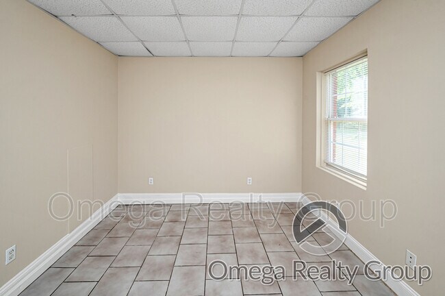 Building Photo - 312 Percy St