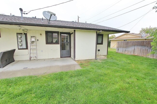 Building Photo - 1310 Poplar St