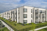 Building Photo - The Grove - Encore