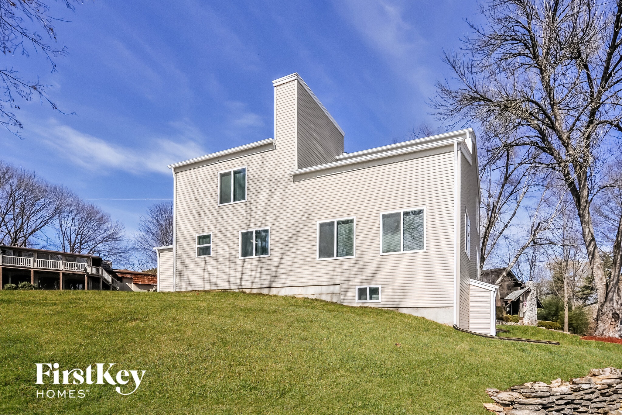 Building Photo - 11 St Valery Ct