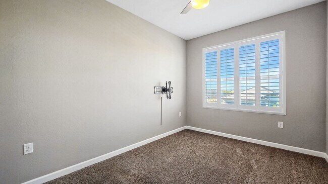 Building Photo - Solar home with a pool in Lucero (Estrella Mountain Ranch)