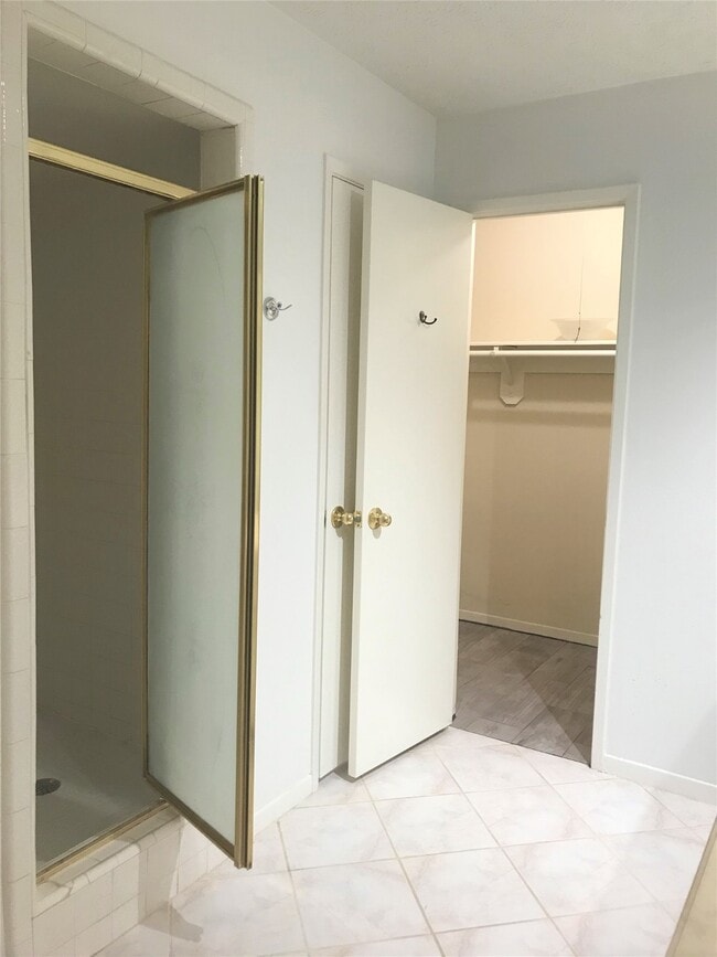 Building Photo - 2847 Field Line Dr