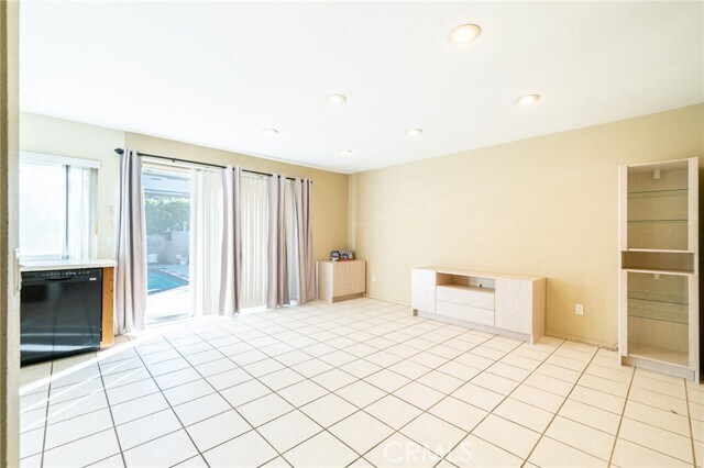 Building Photo - 324 S Palo Cedro Dr