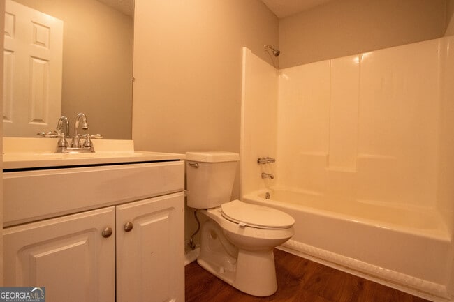 Building Photo - 207 Rustwood Dr