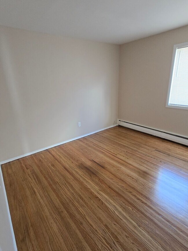 Building Photo - 154 Woodhill Dr