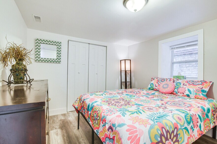 Building Photo - 6455 S Eberhart Ave