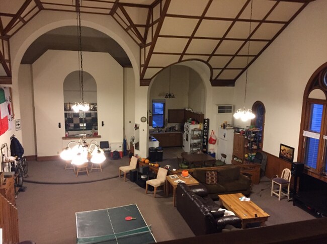 Building Photo - 304 N Hamilton St