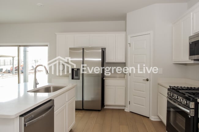 Building Photo - 28599 Halford Dr