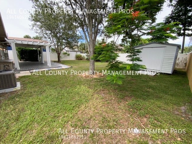 Building Photo - 811 33rd St Ct W