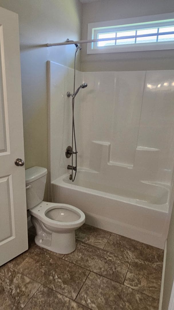 Building Photo - Knights Landing four bedroom home