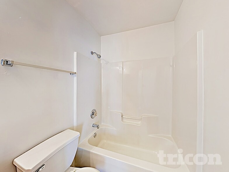 Building Photo - 1221 Brook Farm Ln