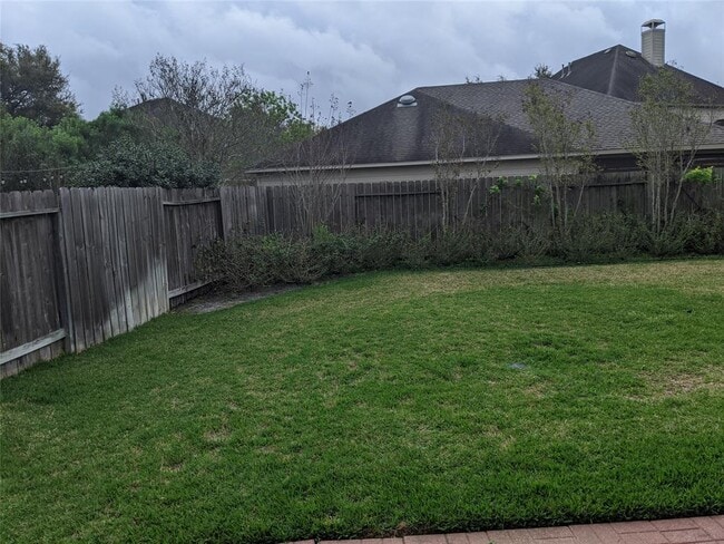 Building Photo - 25727 Shady Spruce Ln