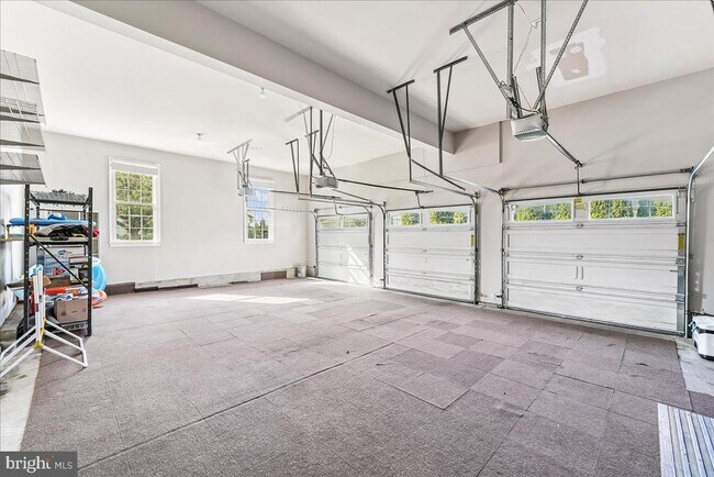 Building Photo - 5 Hibberd Rd