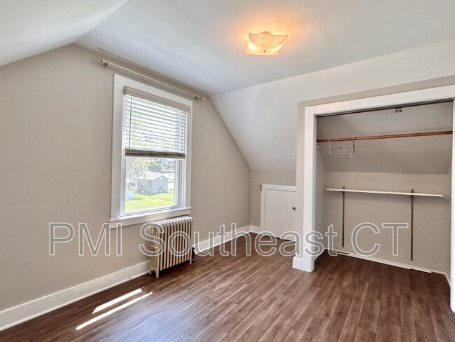 Building Photo - 27 3rd Ave
