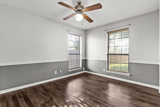 Building Photo - 4802 Canyon Cir