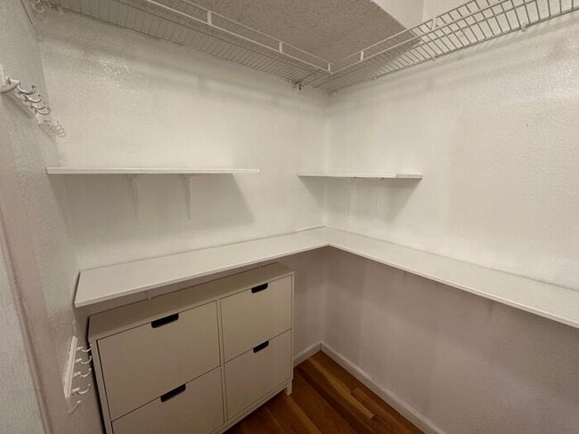 Building Photo - 2875 Idlewild Dr