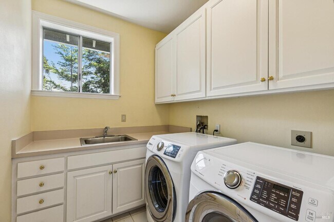 Building Photo - 32 Marin Bay Park Ct