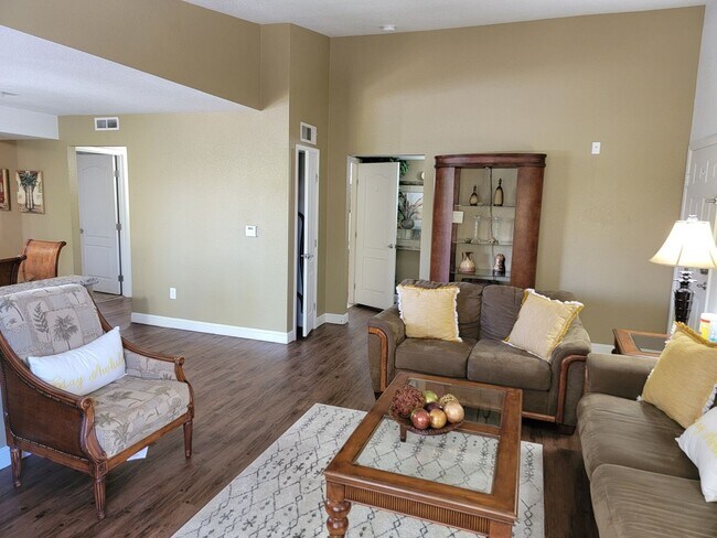 Building Photo - FULLY FURNISHED 2 BEDROOM CONDO*CLOSE TO A...