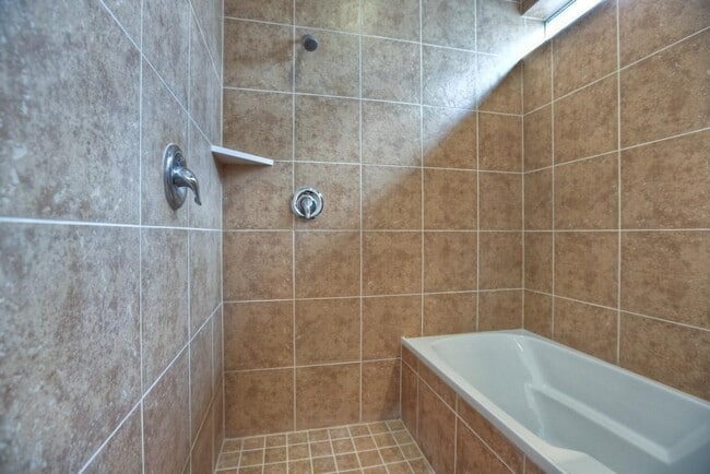 Building Photo - 317 Sydnor St