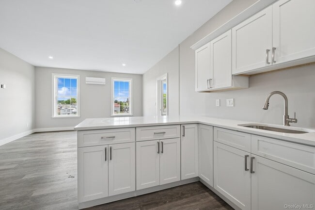 Building Photo - 153 Greenwich Ave