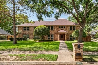 Building Photo - 3621 Welwyn Way Dr