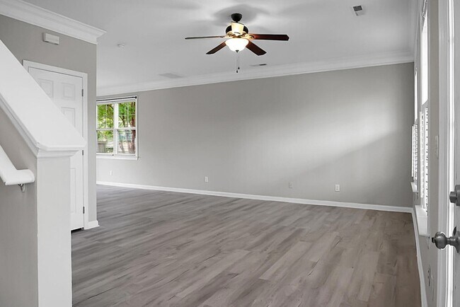 Building Photo - 209 Killarney Trail