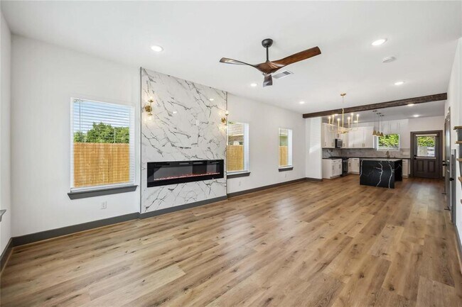 Building Photo - 5620 Shreveport Blvd