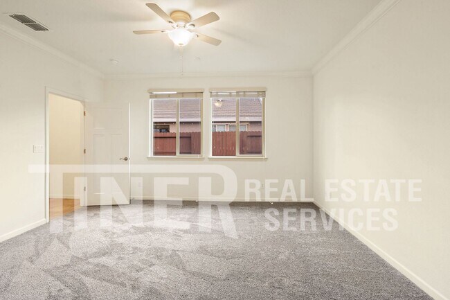 Building Photo - 3719 Edington Dr