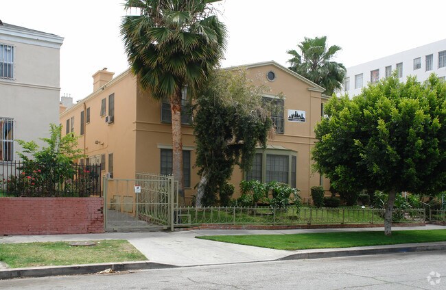 Building Photo - 820-830 1/2 S. Serrano Ave