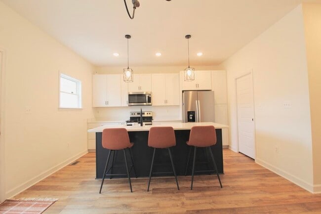 Building Photo - 1412 Palomino Trl