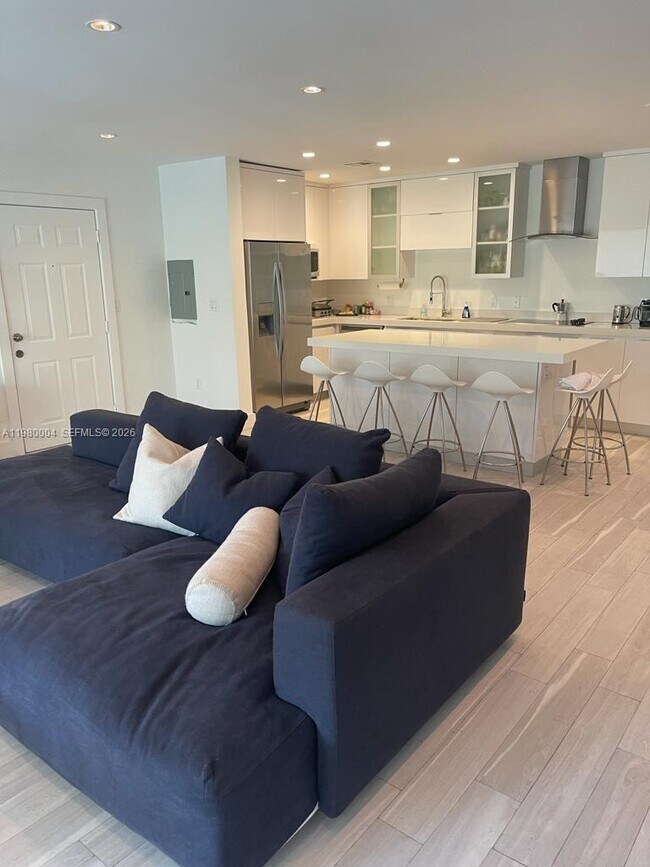 Building Photo - 260 Sunrise Dr