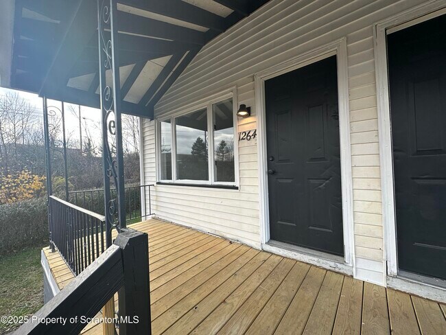 Building Photo - 1264 S 6th Ave