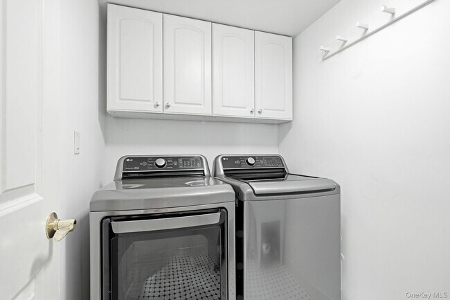 Building Photo - 60 Hillside Ln