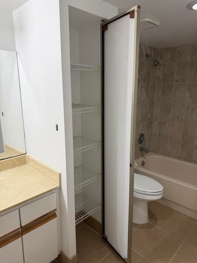 Building Photo - 8461 Boca Rio Dr