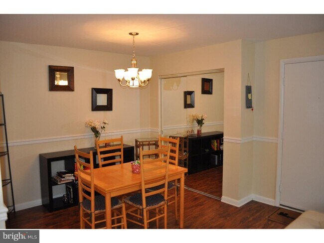 Building Photo - 1413 Morris Ct