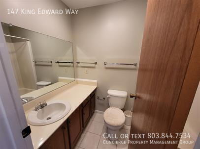 Building Photo - 147 King Edward Way