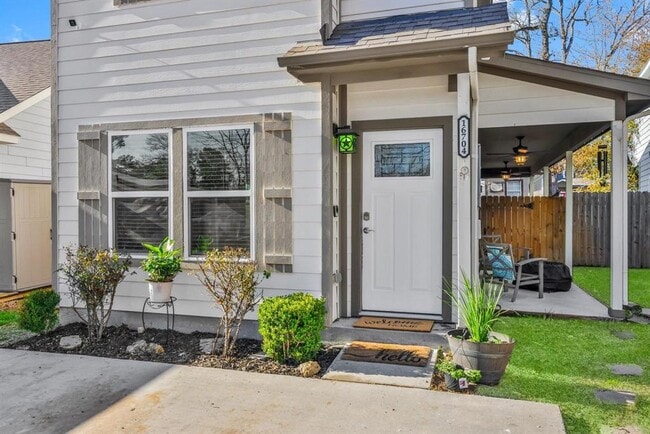 Building Photo - 16704 Stonefield St