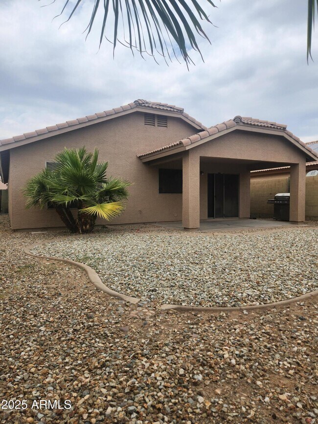 Building Photo - 15273 N Gil Balcome Ct