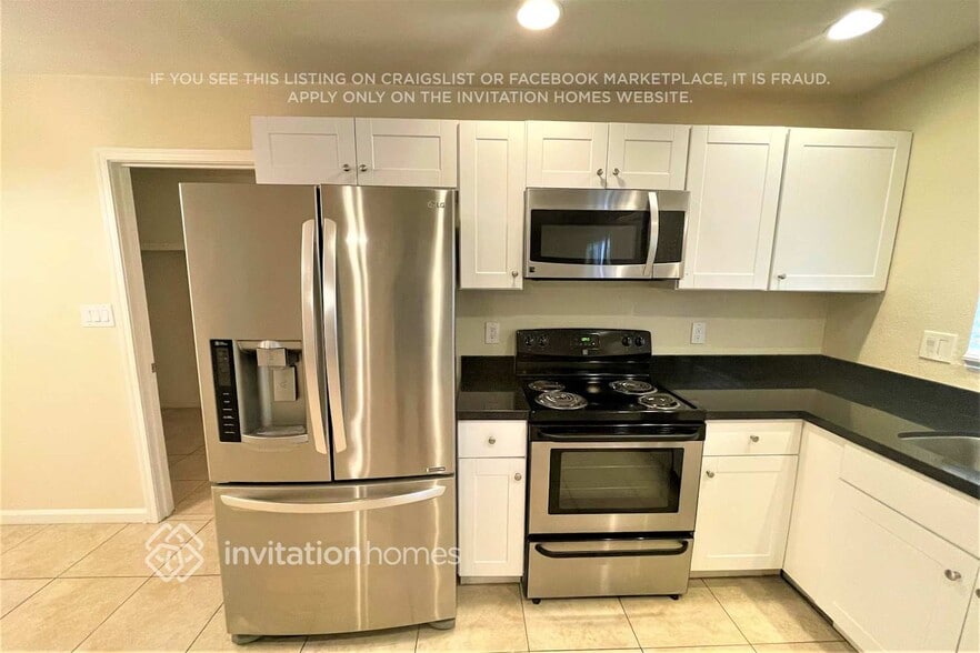 Building Photo - 1200 W Loughlin Dr