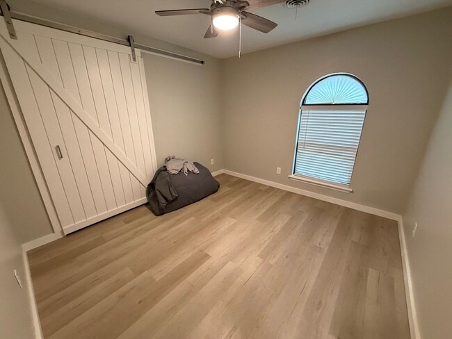 Building Photo - 3803 Harmony St