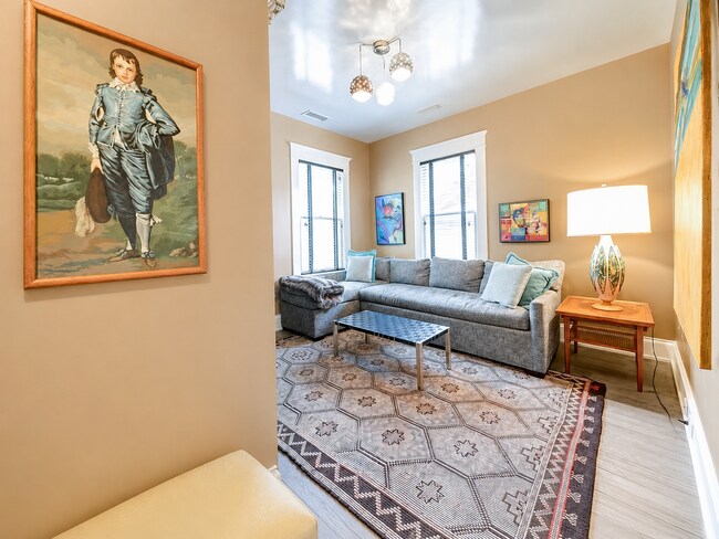 Building Photo - North Downtown Residence with Modern Updates and Prime Location