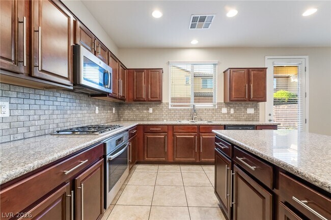 Building Photo - 121 Pictor Ave