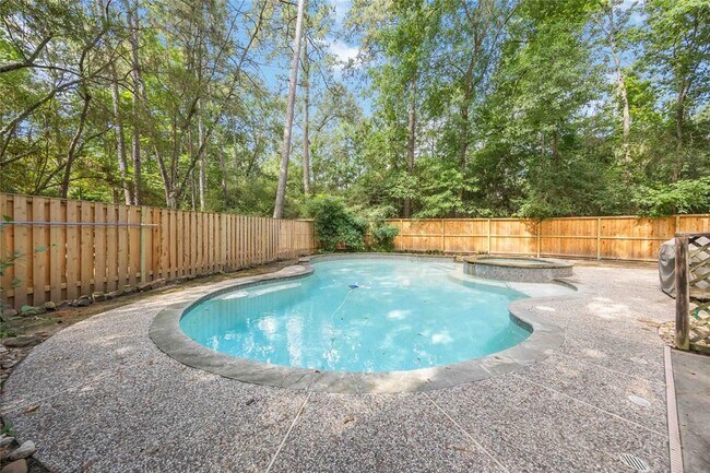 Building Photo - 11 Alden Glen Ct