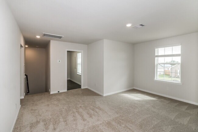 Building Photo - 413 Polly Grv Dr