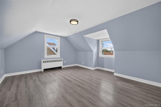 Building Photo - 121 Sheridan Ave