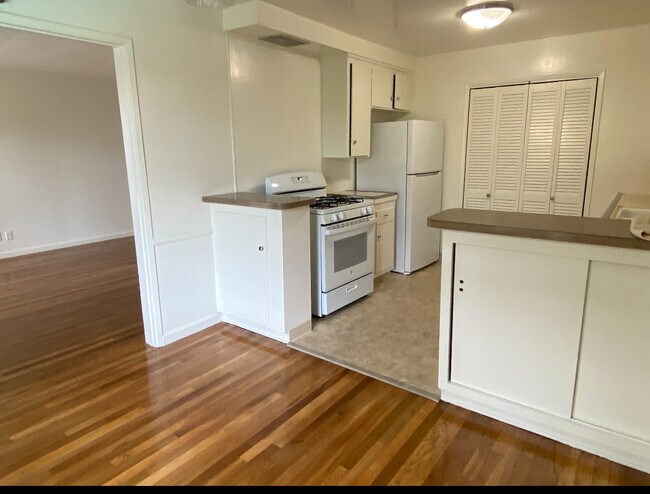 Building Photo - 3355 Manning Ave
