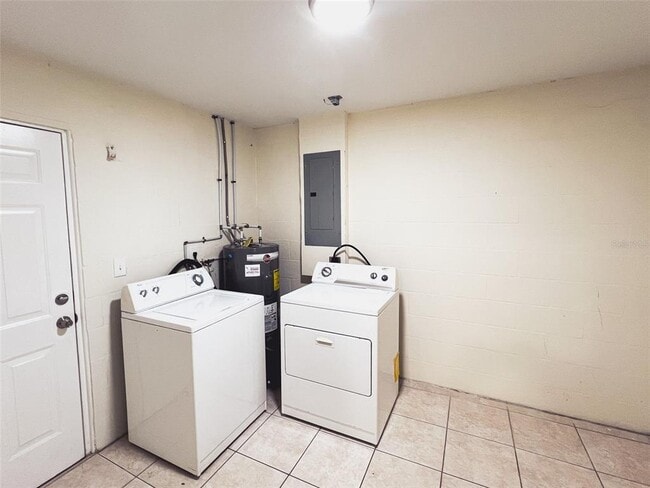 Building Photo - 307 Seminole Ave