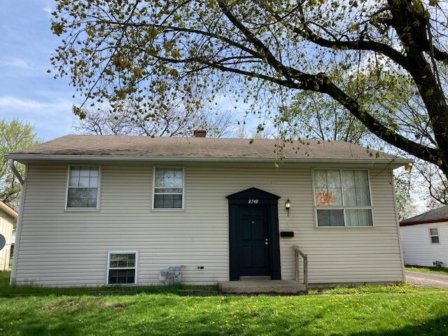 Primary Photo - 2749 N Bazil Ave