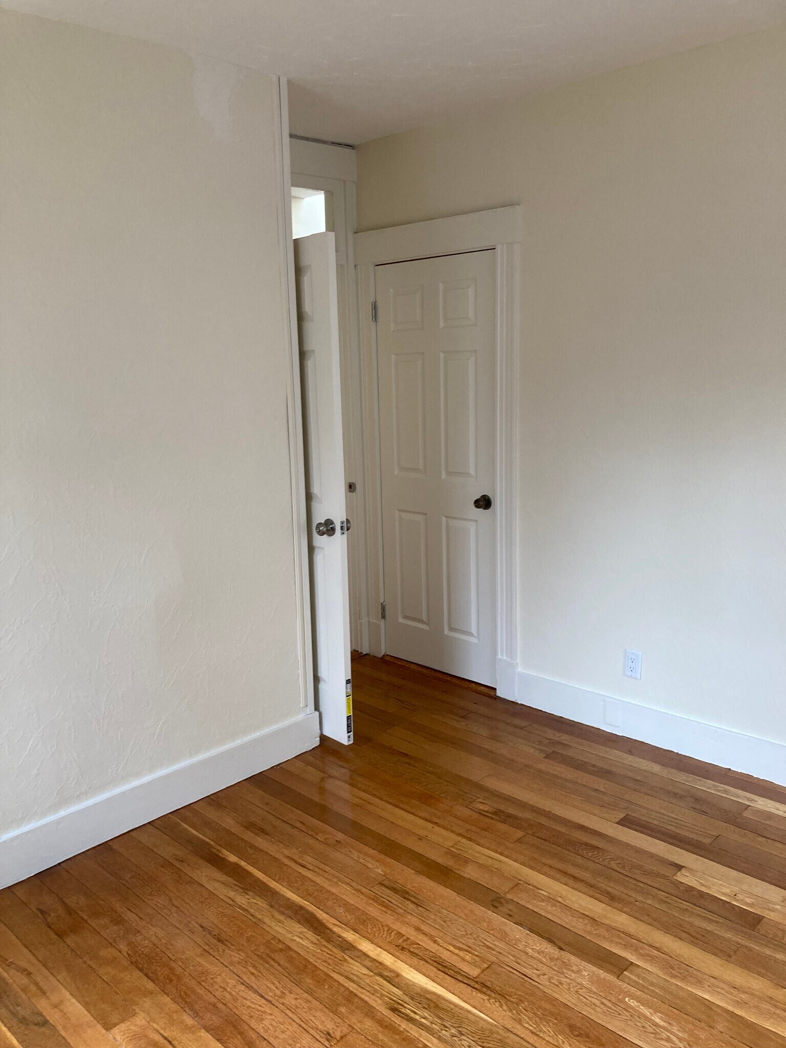 Building Photo - 36 Park Ave